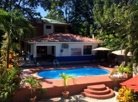 Villas Luna de Miel, hotel s bazénem v destinaci Carmen