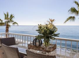 Modern luxury beach Penthouse, luxury hotel in La Herradura