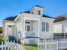 Uptown Spacious 4BD/3BA with Historic Charm, feriebolig i New Orleans