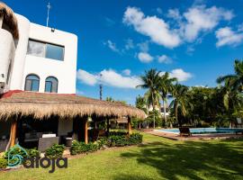 5BR Sunset villa with lagoon view in the Hotel Zone, hotell i Cancún