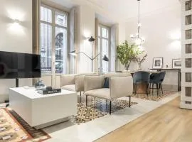 Modern luxe apartment in the historic city center by REMS