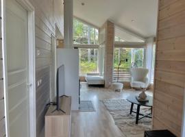 Villa Laidike with sauna/fireplace, 80 km Helsinki, hotel in Suomusj&auml;rvi