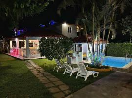 Villa Los Caciques By Hospedify - Hermosa Villa con Piscina, Billar, Zona de BBQ y Domino، فيلا في جاراباكو