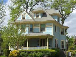 3 - 4 Bdrm Victorian Beach House, apartmán v destinaci Asbury Park