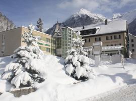 Weisses Rössli only Bed & Breakfast self check-in mit Sauna extra, hotel v destinaci Göschenen