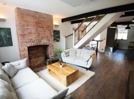 Industrial Cosy Cottage – Gateway to the Lakes, hotel in Newbiggin