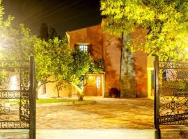 Poli House Family Villa W/ Pool, hotel a Città di Corfù