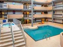 Best Western Plus Village Park Inn