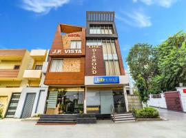 FabHotel Diamond Zirakpur: Zirakpur, Chandigarh Havaalanı - IXC yakınında bir otel