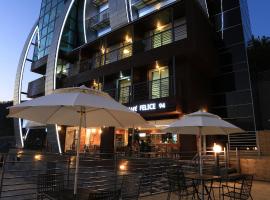 Radiance Tourist Hotel, hotel a Geoje
