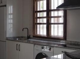 El APARTAMENTUCO, hótel í Pechón