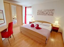 APARTMENTS KAY, hotel i Baška