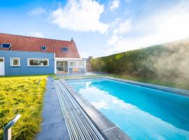 Grande maison avec piscine et jacuzzi à la campagne, hotel in Desvres