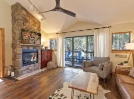 Village Point Retreat Townhome: Walk to Town Lifts w/ Private Hot Tub