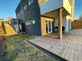 Modern and Spacious 2br apartment only 5,5 km drive from downtown Reykjavik