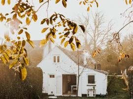 Little Secret Zeeland + ligbad, vacation rental in Schoondijke