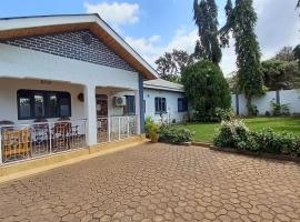 Gatundu -The Place to be, bed and breakfast en Moshi