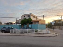 Hostal CKAIR, hotel v mestu Bahia Inglesa