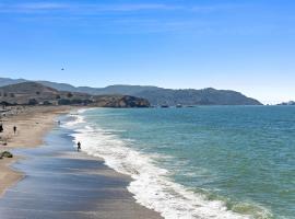 @ Marbella Lane – Home with Majestic Ocean Views: Pacifica şehrinde bir otel