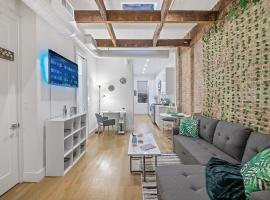 Chic Industrial Home In City Center, hotel malapit sa Madison Park, Hoboken