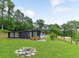 Gorgeous Home In Randbl With Kitchen, holiday home sa Randbøl