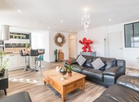 - LUXUEUX CASA SELVA - Parking Gratuit - Spacieux - balcon - Wifi, apartment in Viriat