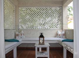 Bayahibe Guest House Hotel، فندق مع أحواض استحمام ساخنة في باياهيب