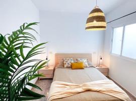 Cosy apartment near the beach, hotel i Arinaga