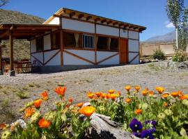Camino & Piedra - Cabaña de Montaña, rumah percutian di Potrerillos