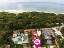 Apartamentos y Studios Brisas del Mar Santa Teresa, hotel in Santa Teresa Beach