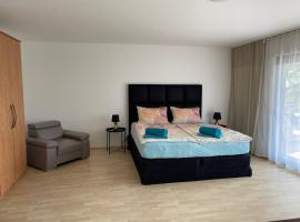 Pension am Waldrand, hotel barato en Karlsbad