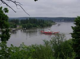 1)Maison chaleureuse à 2 pas de la Seine, khách sạn ở Duclair