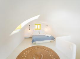 Anelia House, cheap hotel in Oia