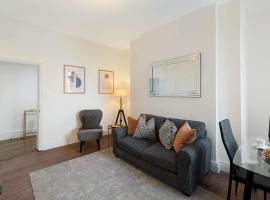 Luxury Chelsea Flat, hotel near Stamford Bridge Stadium, London