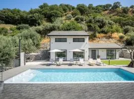 3 Bedroom Modern Villa, Pool, Savoca, East Sicily