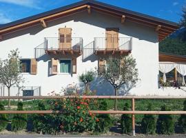 Serendipity House Valle dei Laghi, παραθεριστική κατοικία σε Sarche di Calavino