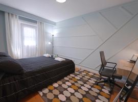Musician's Retreat Near Toronto Subway, habitación en casa particular en Toronto
