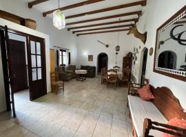 Casa Lirios, жилье для отдыха в городе Химера-де-Либар