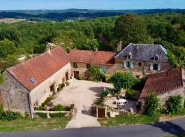 La Vieille Ferme: superbe complexe de 3 gîtes en pierre avec Piscine au coeur du Périgord Noir