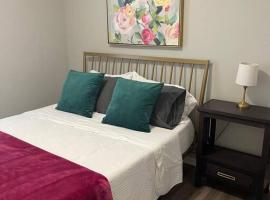 The Irene - 2 Bedroom Apt in Quilt Town, USA, hotell i Hamilton