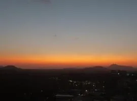 Apartamento aconchegante, linda vista e com garagem