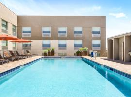 Holiday Inn Express Cruise Airport, an IHG Hotel, hotel dicht bij: Internationale luchthaven Fort Lauderdale – Hollywood - FLL, 