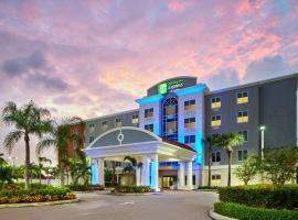 Holiday Inn Express Hotel & Suites Port St. Lucie West, an IHG Hotel, hótel í Port Saint Lucie