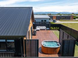 The Green House - Luxury Eco Escape, cottage in Martinborough 