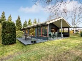 Awesome Home In Væggerløse With Kitchen