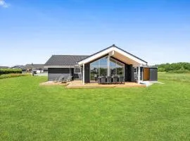 4 Bedroom Stunning Home In Haderslev