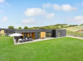 Gorgeous Home In Løgstrup With Kitchen