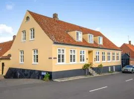 Cozy Apartment In Svaneke With Wifi