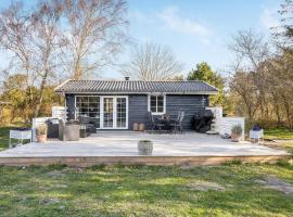 2 Bedroom Amazing Home In Rødby, hotel i Rødby