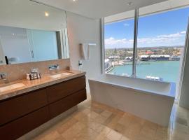 Bayview 705, hotel with jacuzzis in Mandurah